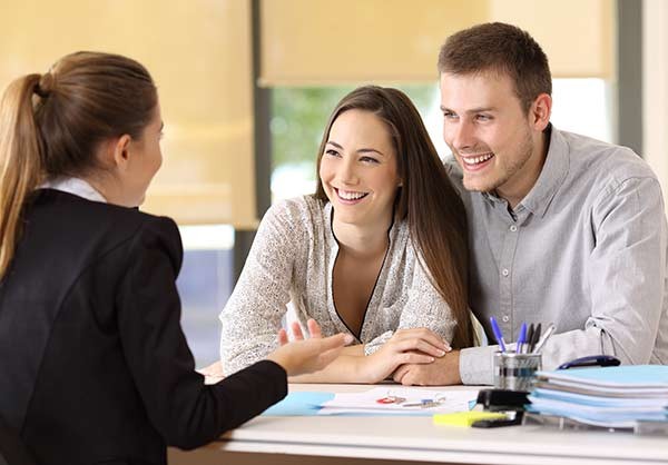 Rendez-vous avec une agence immobilière pour louer un bien